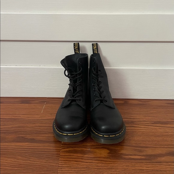 Doc Martens - Picture 2 of 4